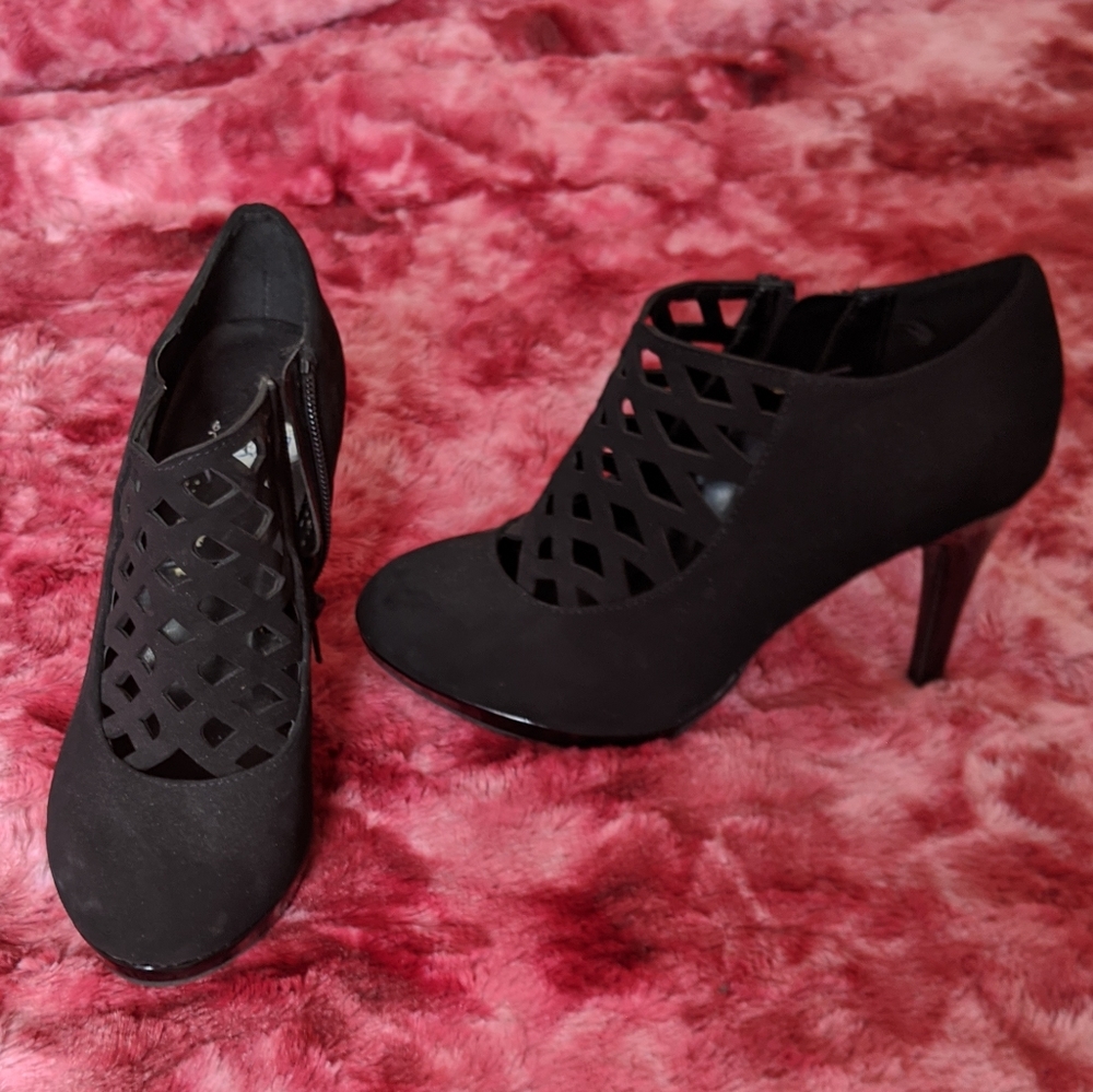 NWOT Velvet High Heel Booties